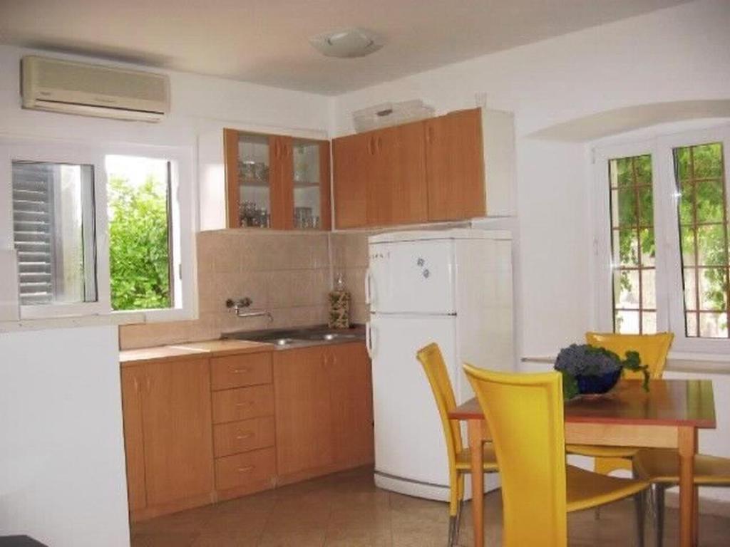 Kuchyňa alebo kuchynka v ubytovaní House Antun