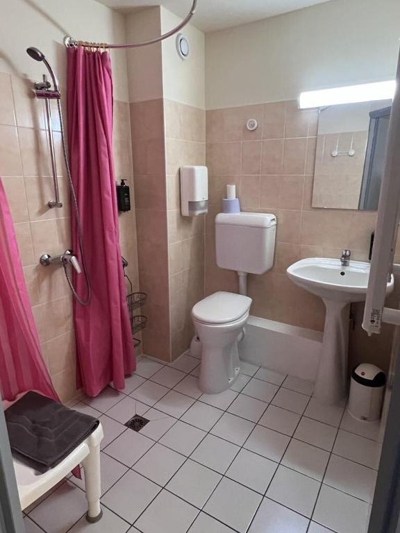 Koupelna v ubytování Au Bec Fin Hôtel