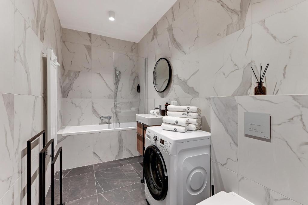 Magic Gdańsk Old Town Apartments with Parking by Lion Apartments - 9