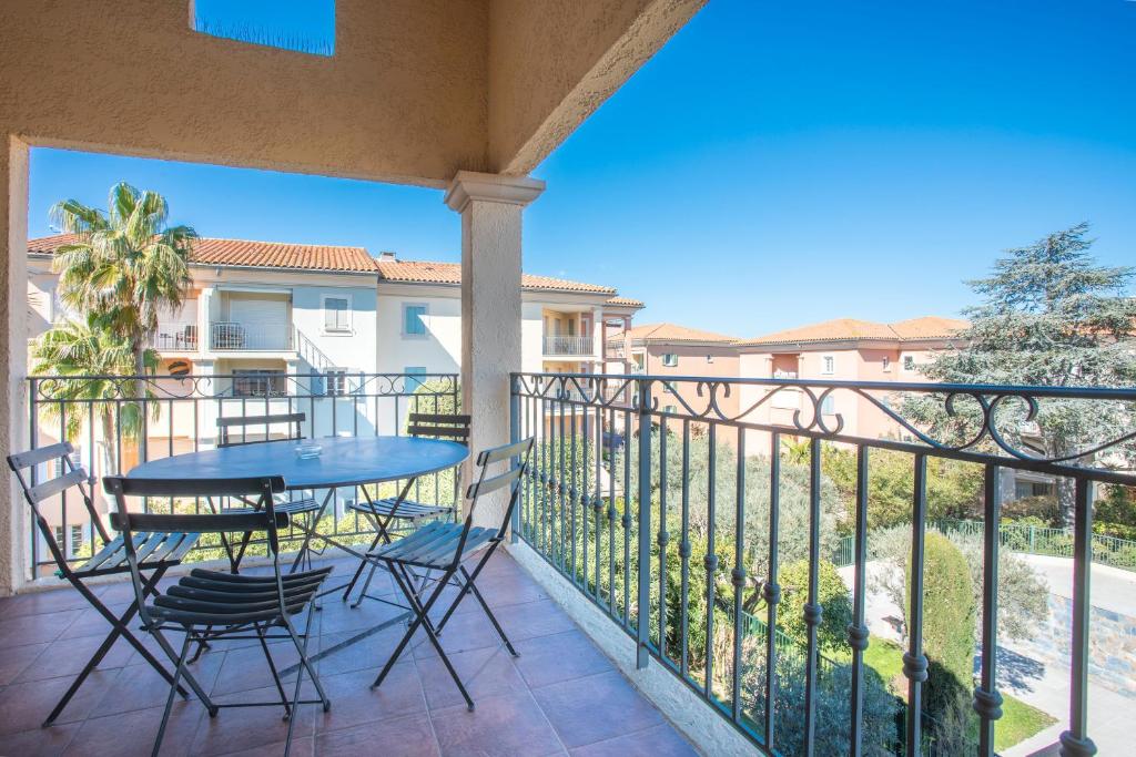 3 Bdr Apt - Clos Sainte Anne