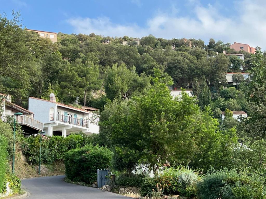 Φυσικό τοπίο κοντά σε αυτή η παραθεριστική κατοικία
