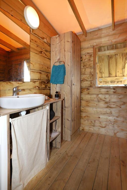 Koupelna v ubytování Seasonova Camping Les 7 iles