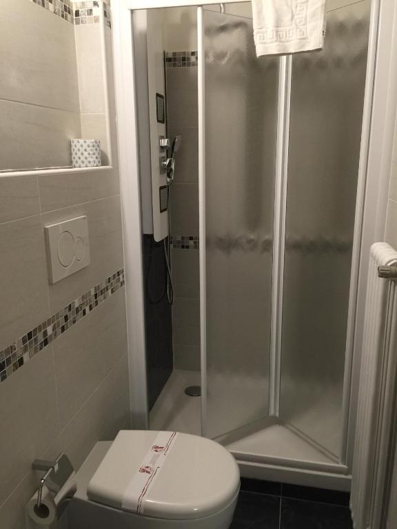 Hotel Holiday- Alla Finestrella - Resim 18