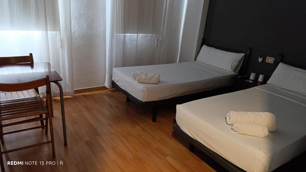 Hello Villarreal - Sant Joan Pensión - Habitación Doble O Twin Con Baño Compartido
