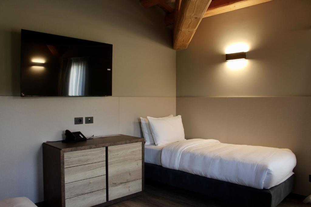 Ida Boutique Hotel - Driepersoonskamer Met Uitzicht Op De Bergen