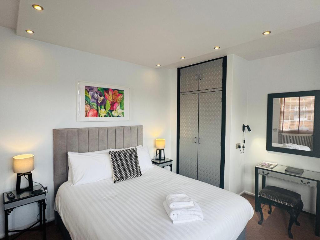 Charlotte House Hotel - 