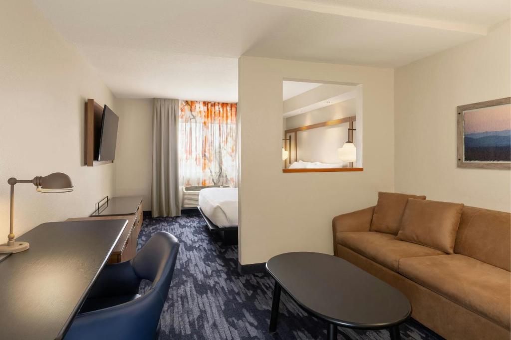 Fairfield Inn & Suites Minneapolis St. Paul/Roseville - Suite King Con Sofá Cama Y Sala De Estar