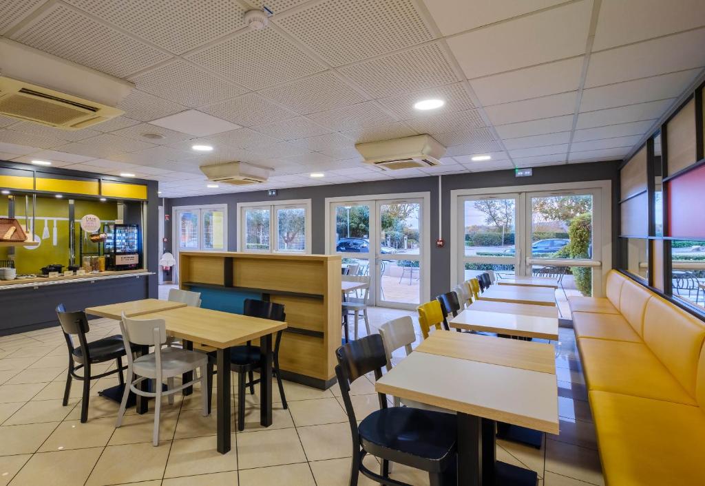 Restaurace v ubytování B&B HOTEL FREJUS Puget-sur-Argens