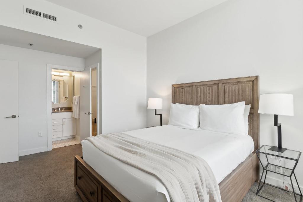 Placemakr Downtown Pittsburgh at The Pennsylvanian - Deluxe Appartement Met 2 Slaapkamers