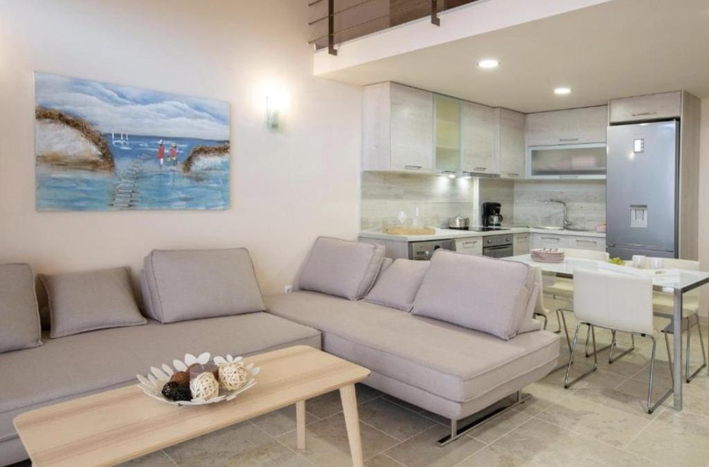 Kuchyň nebo kuchyňský kout v ubytování Pantheon Villas