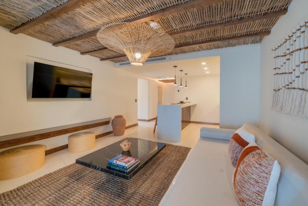 Hotel Indigo La Paz Puerta Cortes by IHG - One-Bedroom Queen Suite