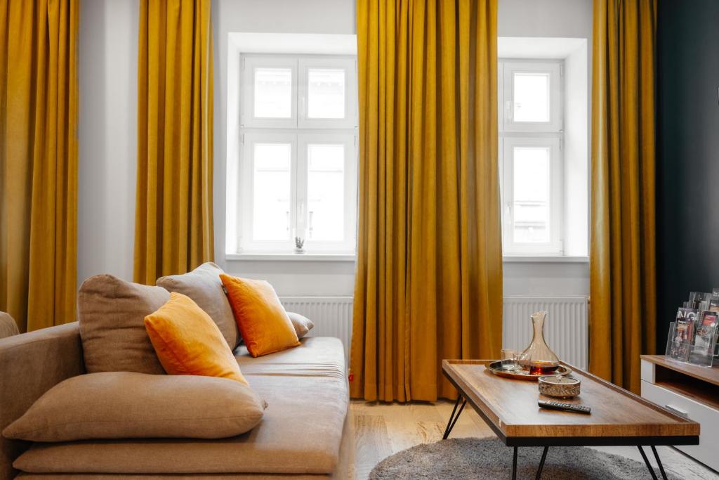 WagnerStays 2BD Suites City Center Residence - Resim 18