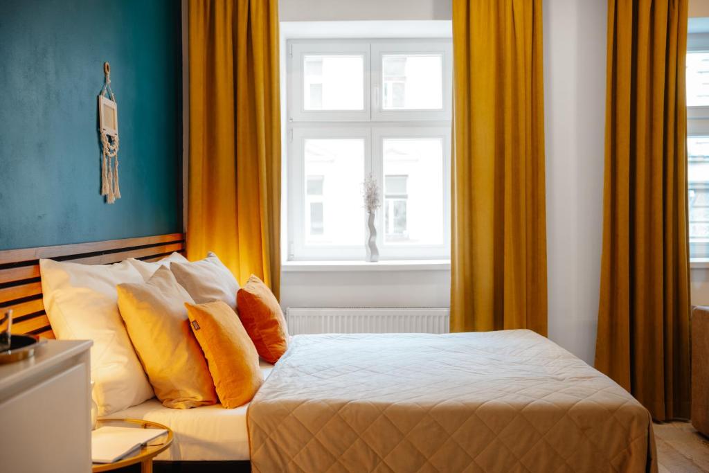 WagnerStays 2BD Suites City Center Residence - Resim 20