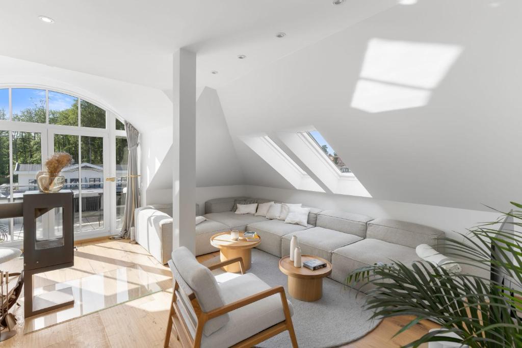 Image showcasing What Is a Penthouse Apartment & How Do You Find One? [2024]