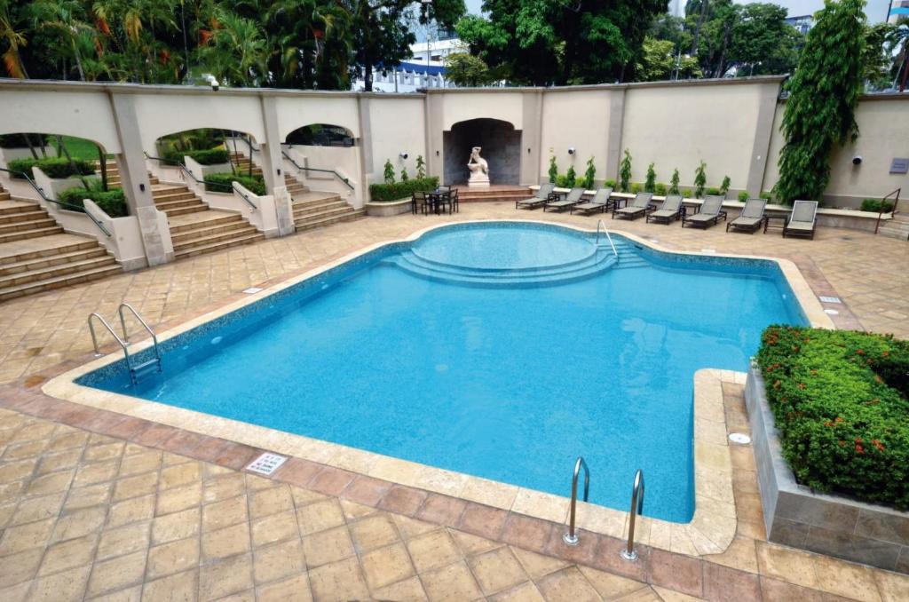 Bazén v ubytování Hilton Princess San Pedro Sula nebo v jeho okolí