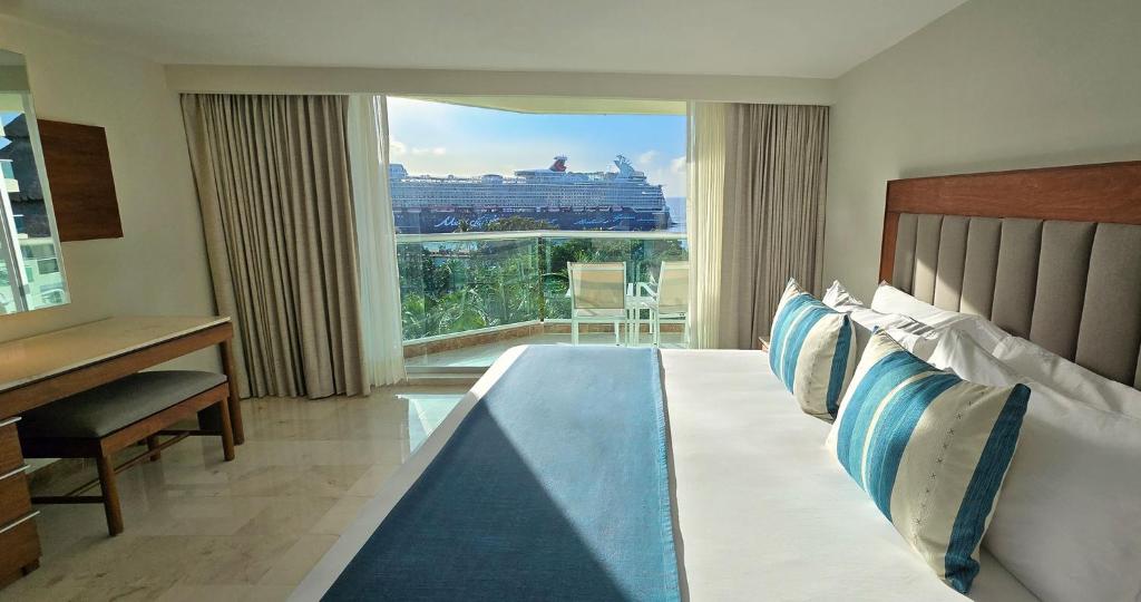 Grand Park Royal Cozumel - All Inclusive photo