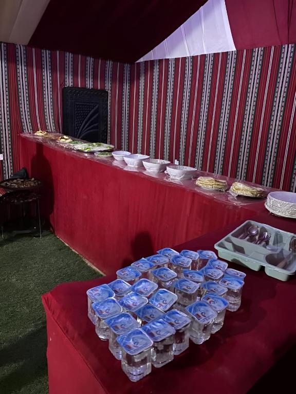 Jídlo v luxury tent nebo okolí