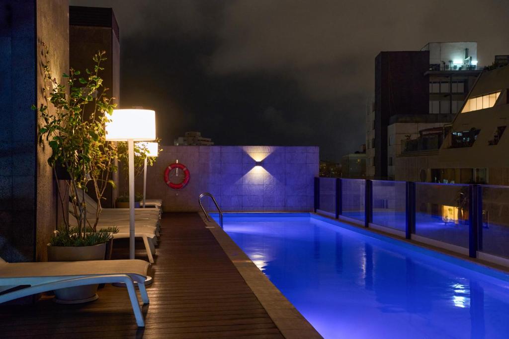 Piscina a INNSiDE by Meliá Lima Miraflores o a prop