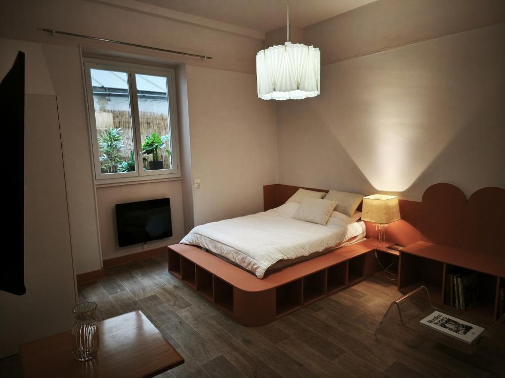 Photo de la galerie de l'établissement PETIT PARC - Thermes 200m - Face au Parc - Hypercentre, à Vichy