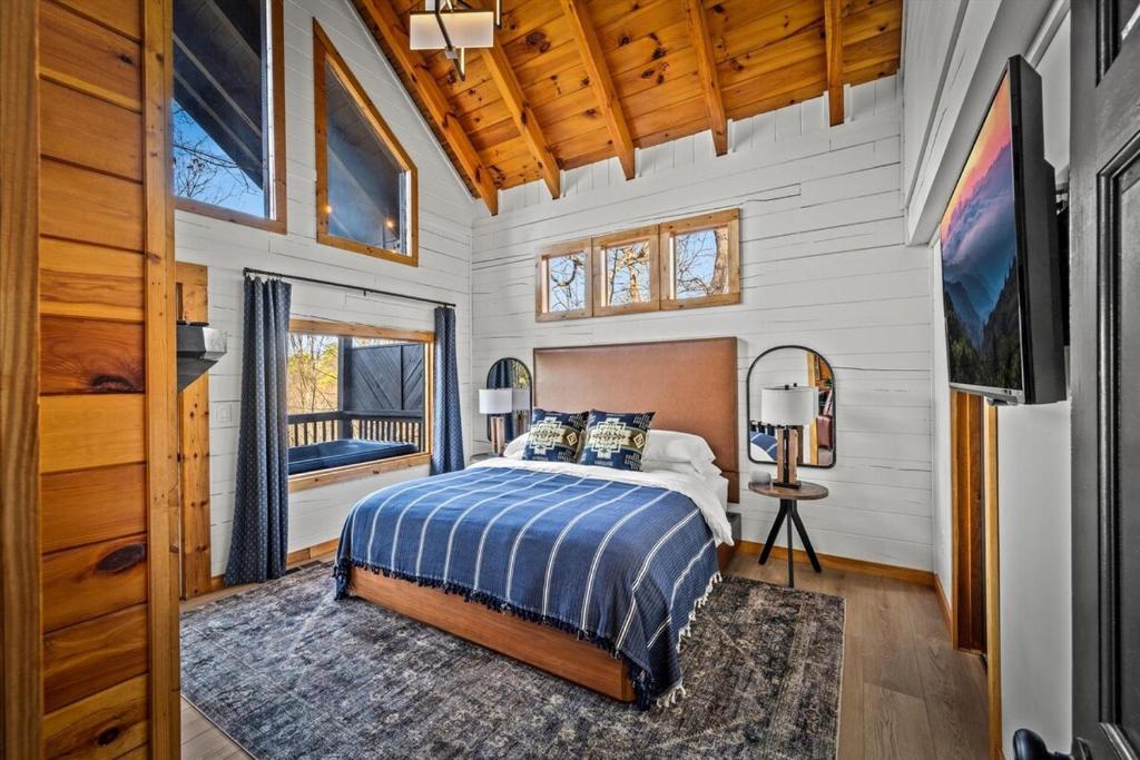 Romantic Luxury Cabin With Hot Tub And Fireplaces Sevierville Updated Photo Inspiration