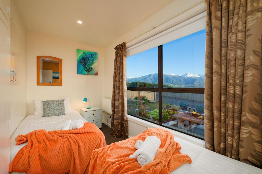 Classic Charm Sea & Mountain Views - Resim 2