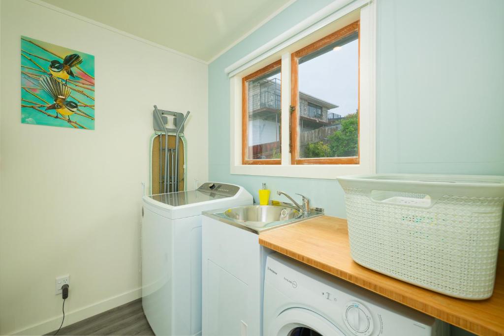 Classic Charm Sea & Mountain Views - Resim 21