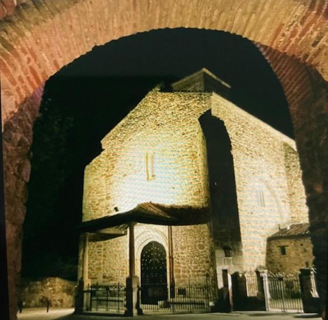 Fotografie z fotogalerie ubytování Apartamentos LA PARRA v destinaci Buitrago del Lozoya