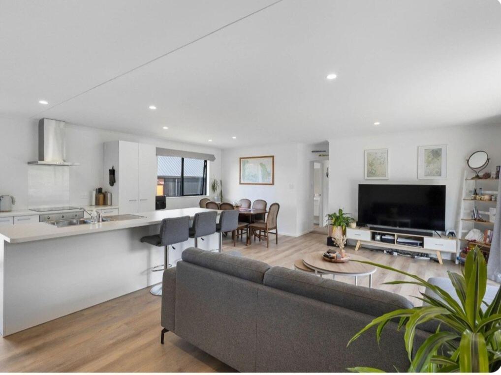 Home on Willow Lane - Resim 1