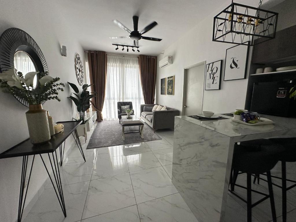 Posezení v ubytování Izz'man Homestay Level 33 Troika Kota Bharu