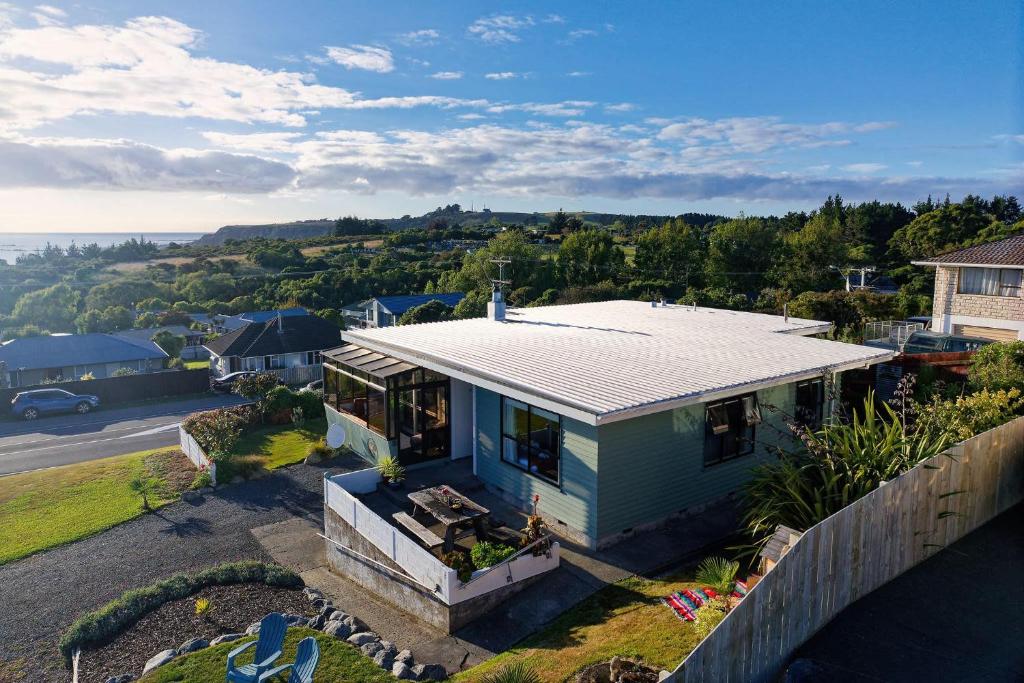 Classic Charm Sea & Mountain Views - Resim 24