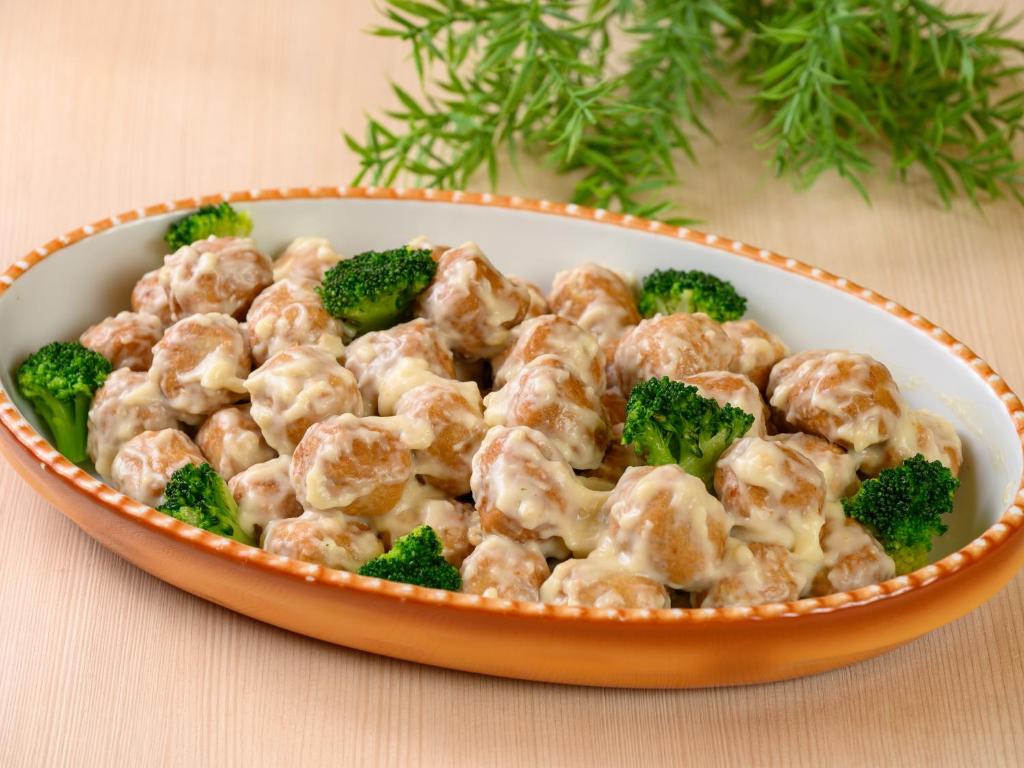 ホテルの敷地内または近くでの食事または食べ物