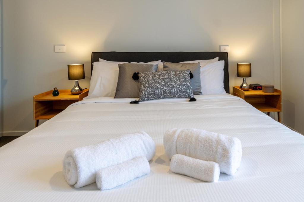 Bright & Spacious 2BR near Ara Institute and CBD - Resim 12