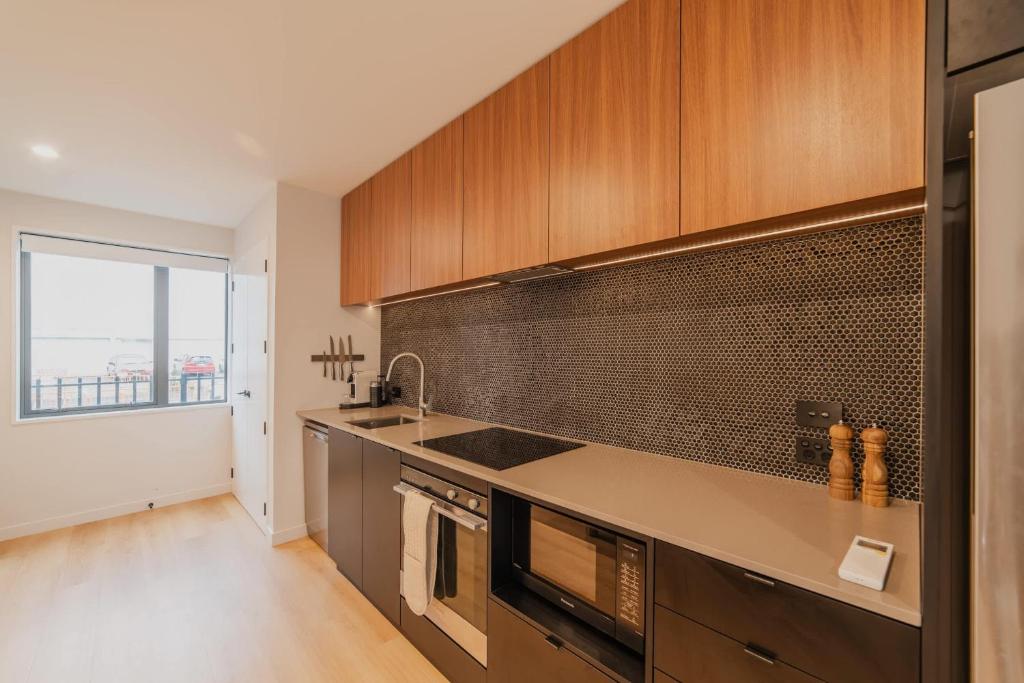 Bright 2BR w Yard Washer Full Kitchen - Resim 33