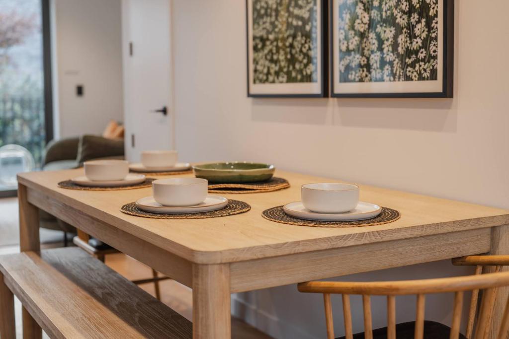 Bright 2BR w Yard Washer Full Kitchen - Resim 11