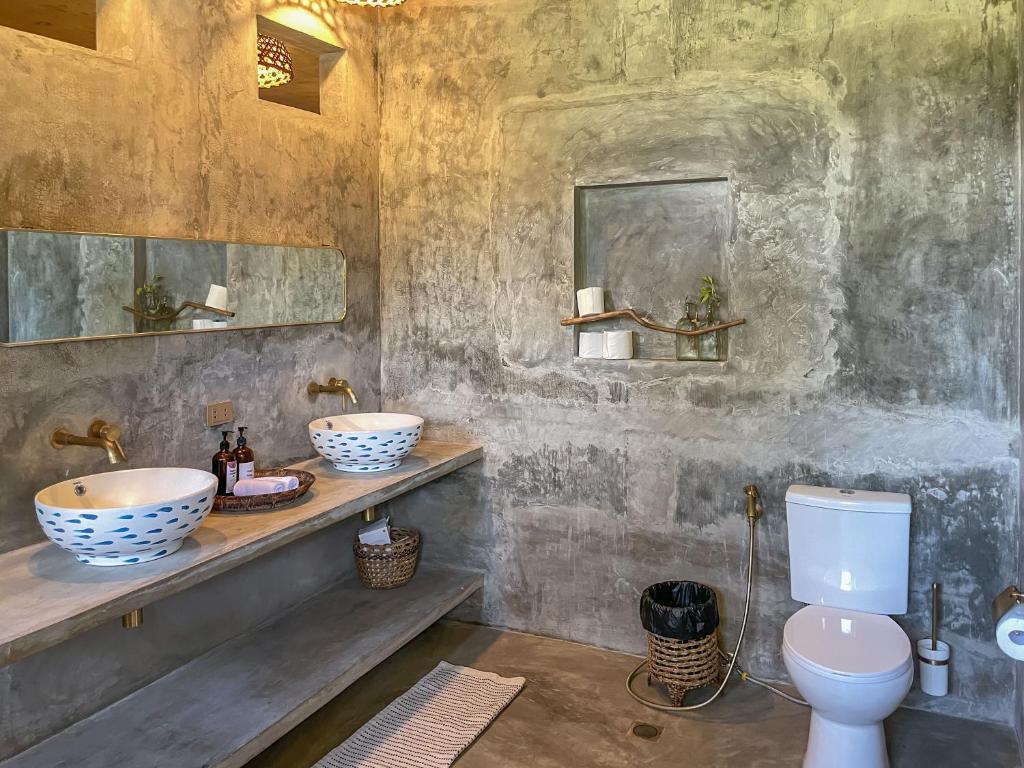 Koupelna v ubytování Baia Nest 2nd FLOOR and LOFT within Self-Service Villa Near the Beach!
