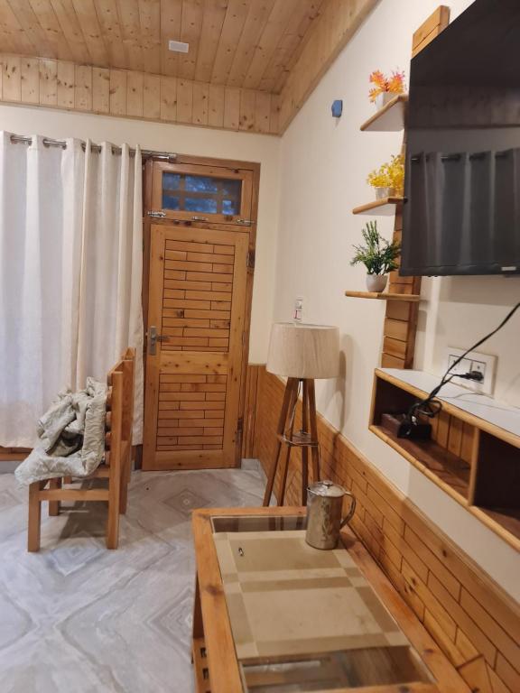 TV a/nebo společenská místnost v ubytování Neo classical