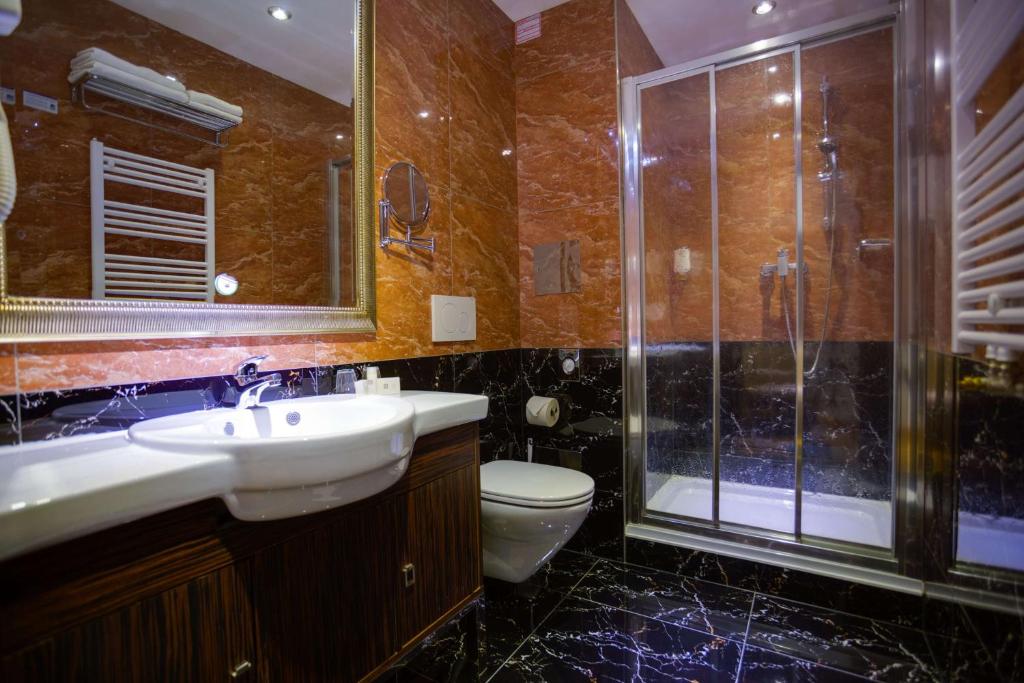 Koupelna v ubytování Best Western Plus Hotel Arcadia