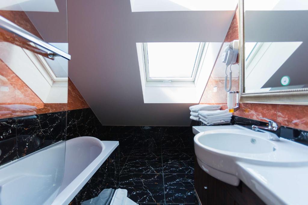 Best Western Plus Hotel Arcadia - Resim 12