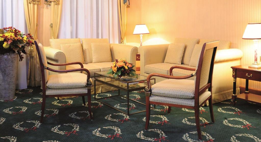 Posezení v ubytování Best Western Premier Grand Hotel Russischer Hof