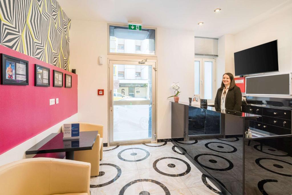 Best Western Plus Celebrity Suites - Resim 12