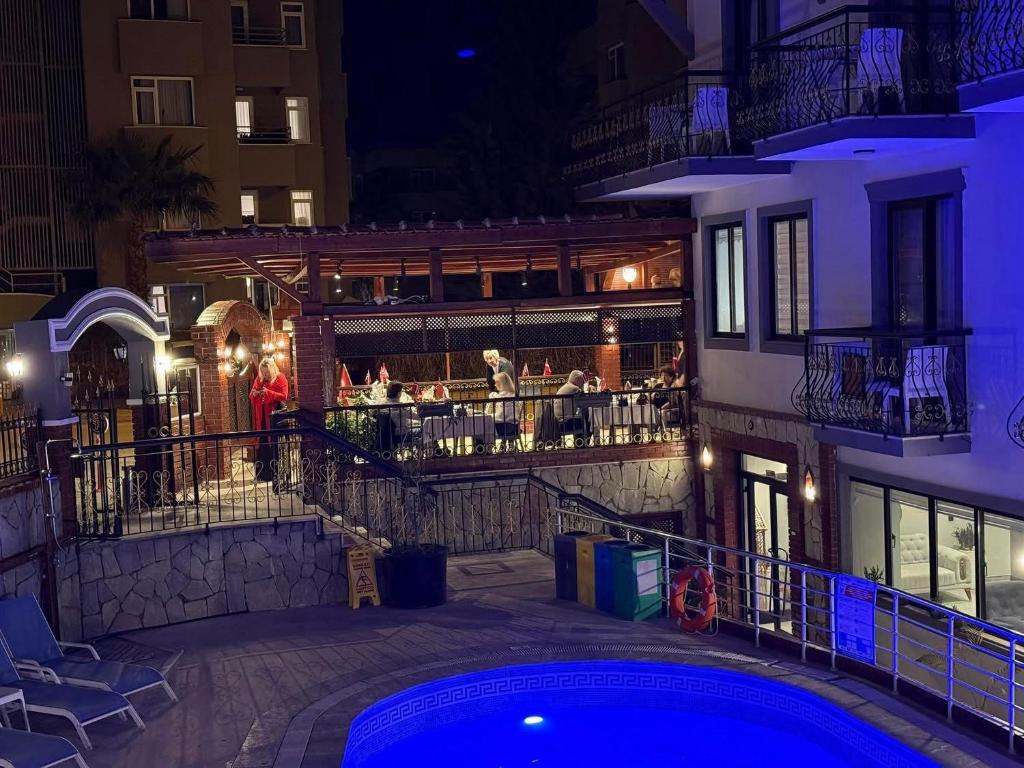 Bazén v ubytování Orange Garden Aparts & Hotel THE NORDIC nebo v jeho okolí