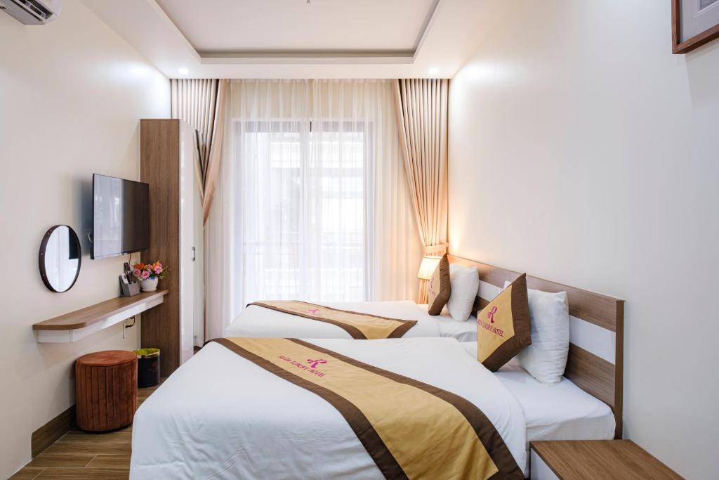 Roza Palace Cat Ba - Twin Room With Pool View