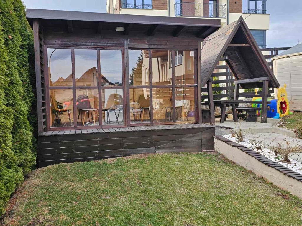 Vrt ispred objekta Vila Đukić Zlatibor