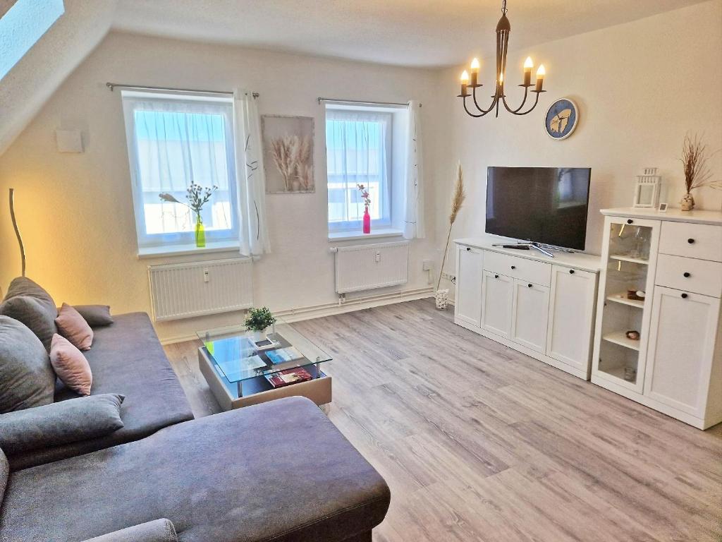 TV a/nebo společenská místnost v ubytování FeWo Ultima Poel an der Ostsee - ABC367 - nur Feriengäste!
