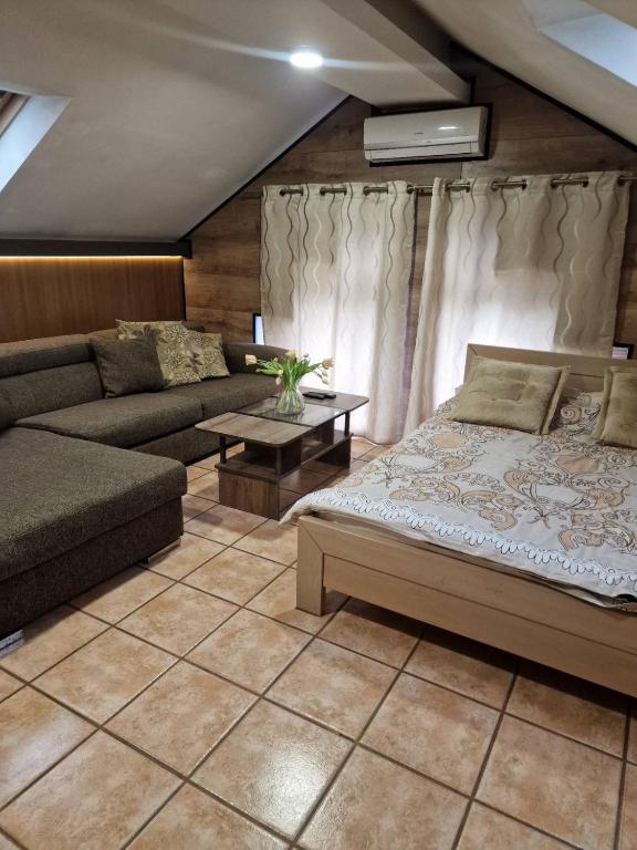 Posezení v ubytování Guest House Maja
