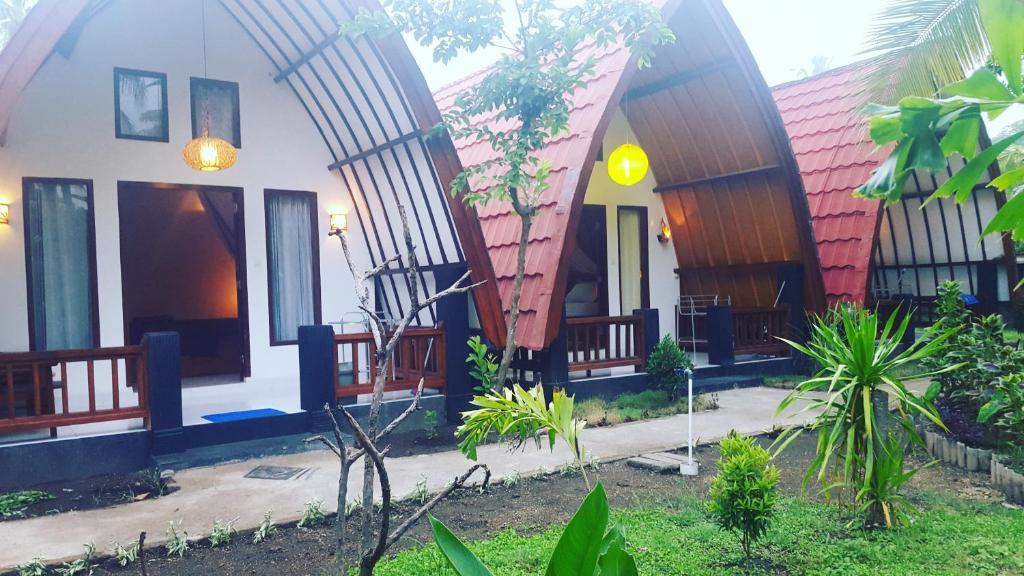 Zahrada ubytování Gili Air Santay 2