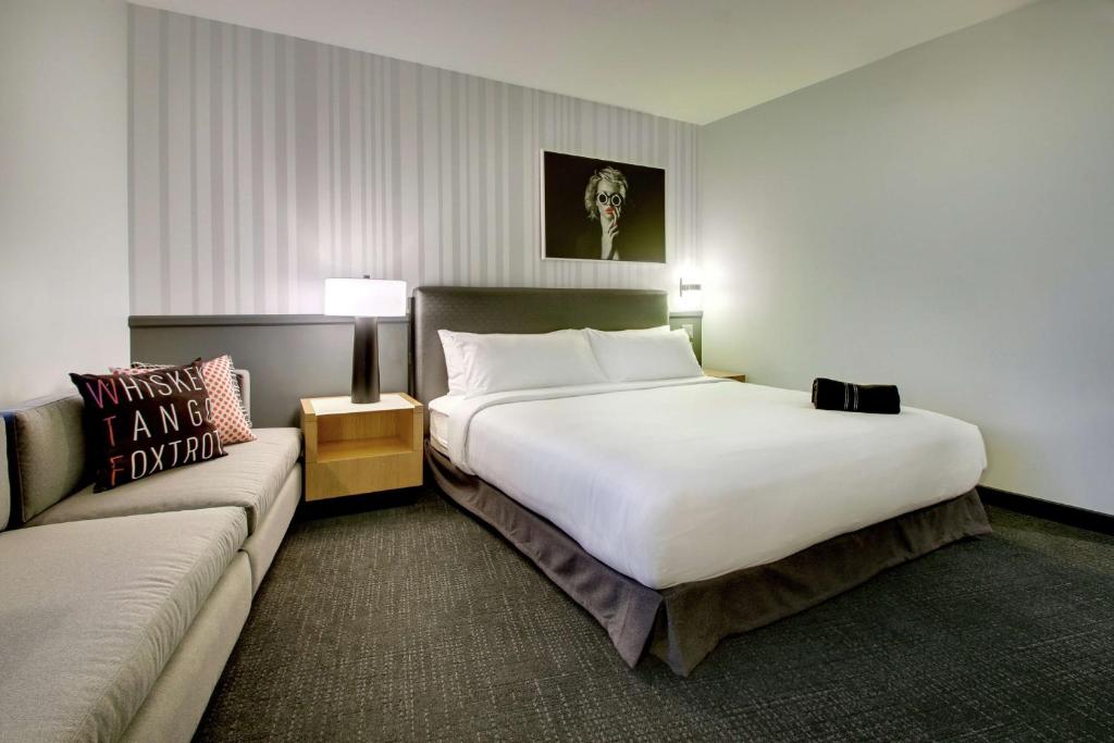 The Rose Chicago, Tapestry Collection By Hilton photo