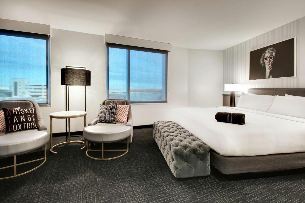 The Rose Chicago, Tapestry Collection By Hilton photo