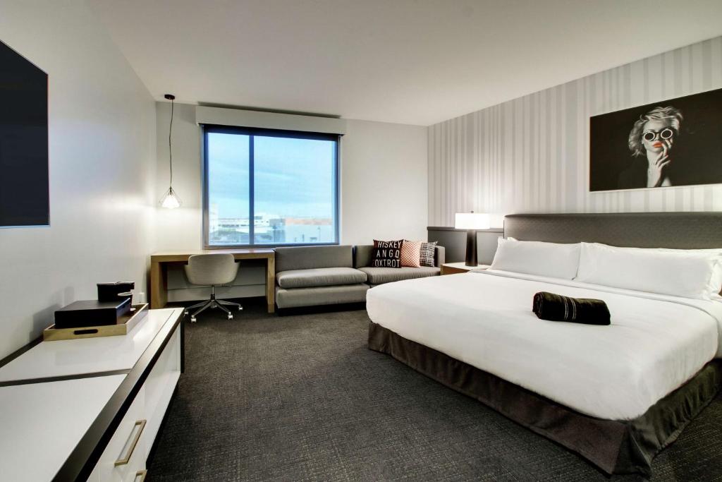 The Rose Chicago, Tapestry Collection By Hilton photo