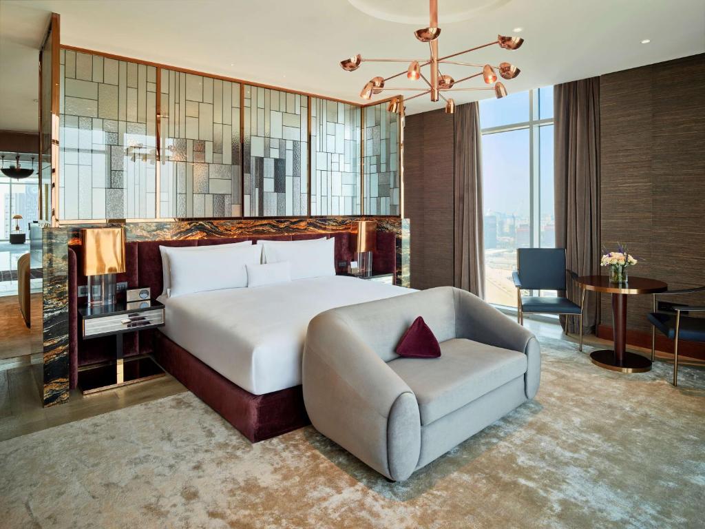 Waldorf Astoria Dubai International Financial Centreにあるシーティングエリア